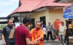 Read more about the article Seorang Petani Mengamuk Akibat Sering Dibully, Aniaya Warga Menggunakan Celurit